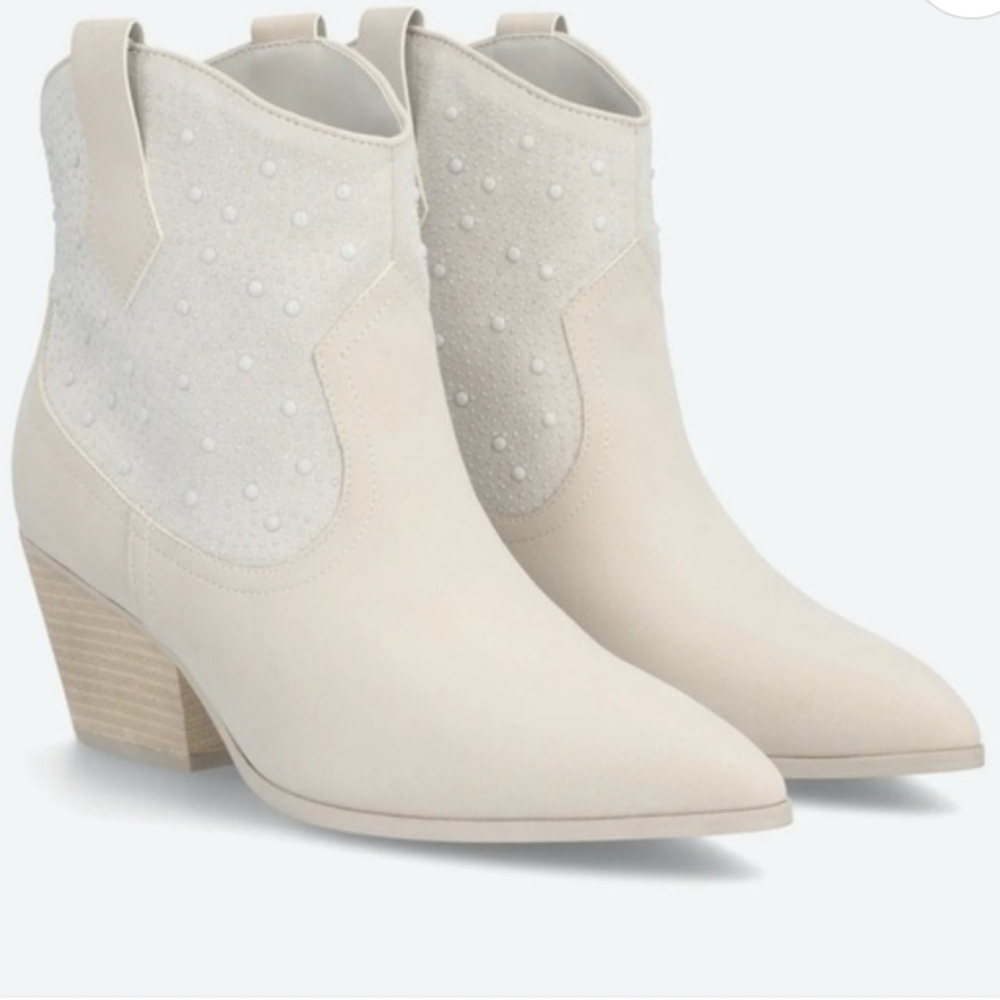 NWT MIA Cowgirl Booties Off-White Cream Pearl Studded Western  Block Heel 9.5
